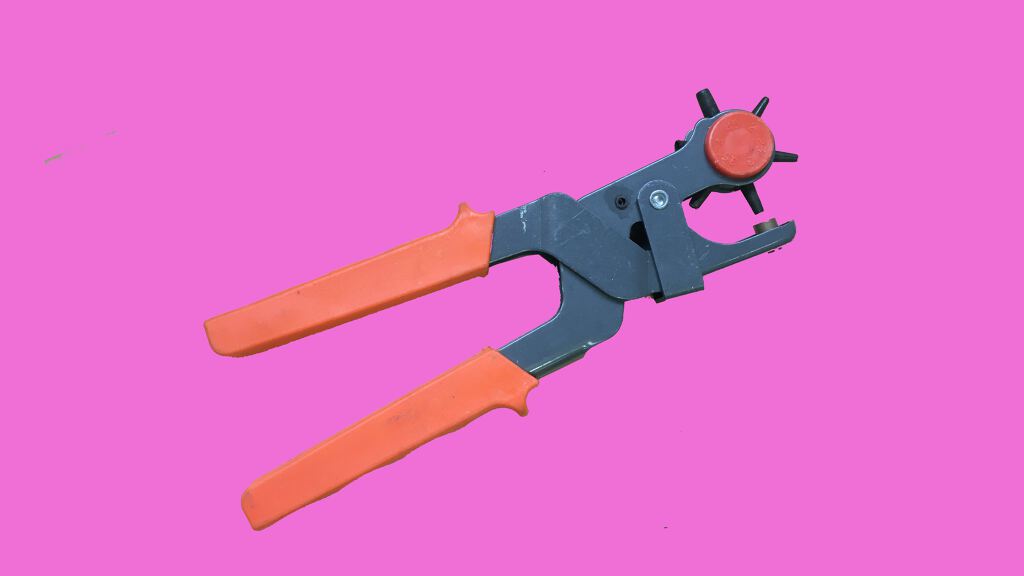 Share Salisbury Hole Punch